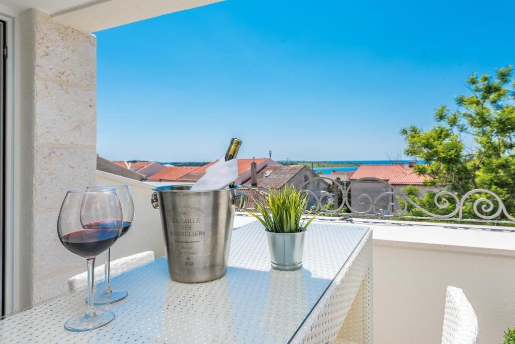 Villa Bella With Pool 诺瓦利娅 外观 照片