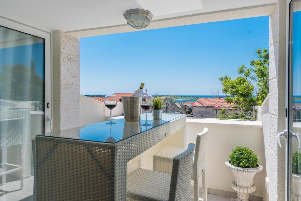 Villa Bella With Pool 诺瓦利娅 外观 照片