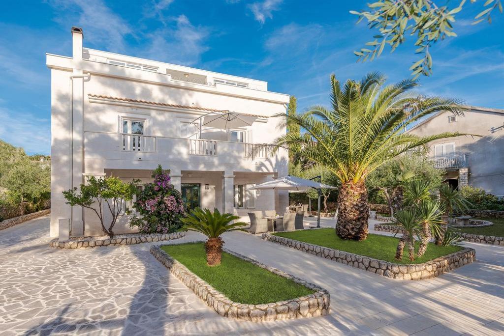 Villa Bella With Pool 诺瓦利娅 外观 照片