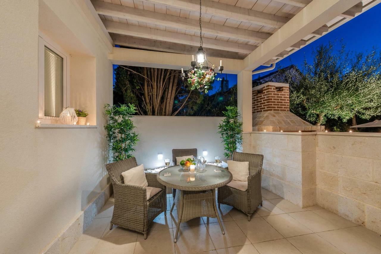 Villa Bella With Pool 诺瓦利娅 外观 照片