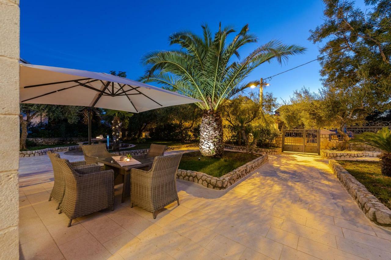 Villa Bella With Pool 诺瓦利娅 外观 照片
